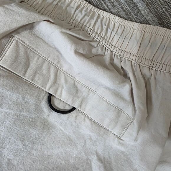 Nike Tech Woven Oversized Pants Light Orewood Black Men’s Medium New  HM7158-104 - Picture 10 of 11